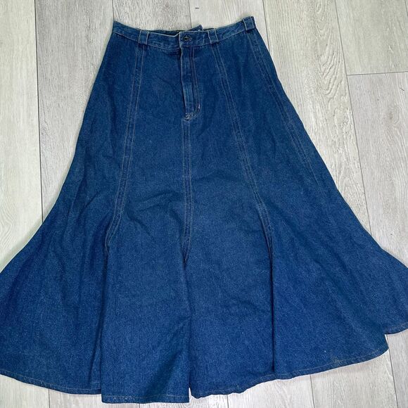 Liz Claiborne Dresses & Skirts - Vintage 90s Liz wear Liz Claiborne denim jean western midi long skirt size 8
